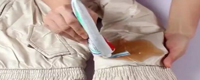 什么东西可去除油渍(用什么去除油渍)