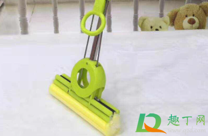 对折拖把和滚轮拖把哪个好(拖把对折还是滚轮的好)