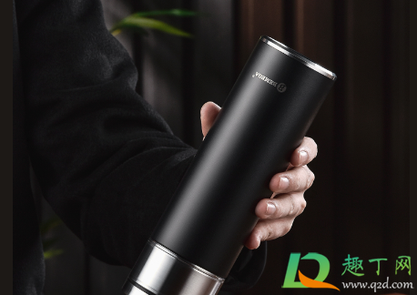 保温杯内壁都是小气泡是正常的么(保温杯壁有很多小气泡能喝吗)