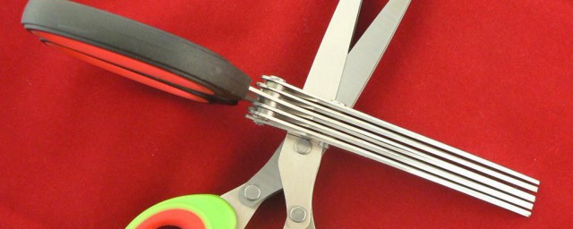 什么物品不能进站乘车(乘火车入站不准带啥东西)