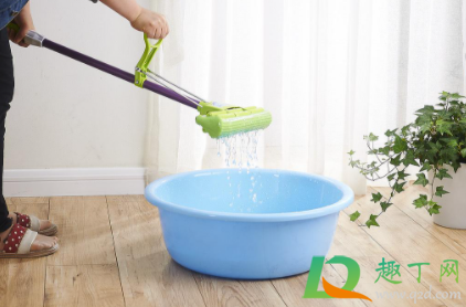 拖布黑了怎么处理(布黑了怎么洗)