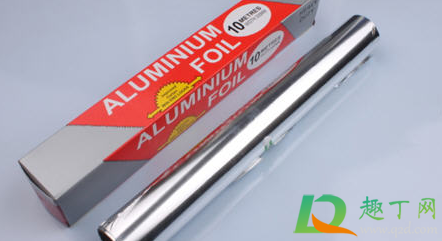 烤箱做蛋糕可以用锡纸吗(做蛋糕可以放锡纸上烤吗)