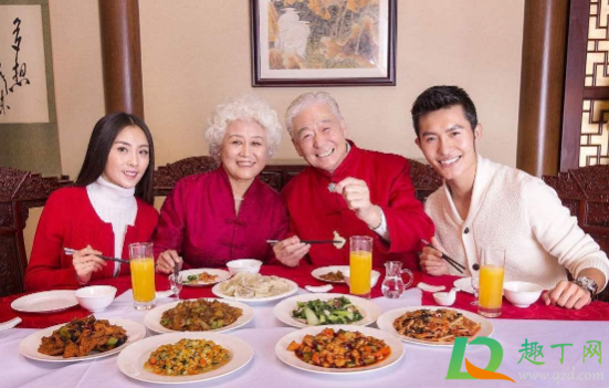 今年年夜饭可以去饭店吃吗2021(2021年春节还能去饭店吃饭吗)