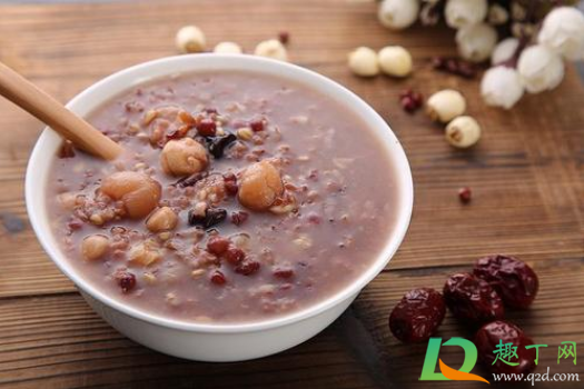 煮腊八粥水开放米还是冷水开始煮(煮腊八粥用大火还是小火)