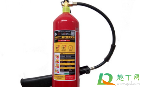 干粉灭火器使用方法和注意事项(干粉灭火器使用方法和注意事项视频)