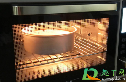 烤箱做蛋糕要加酵母吗(烤箱做蛋糕要发酵吗)