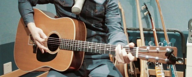 吉他闷音的技巧(木吉他闷音技巧)