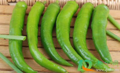 大锅菜青椒怎么样不变色(青椒怎么烧不会变色) 大锅菜青椒怎么样不变色(青椒怎么烧不会变色)