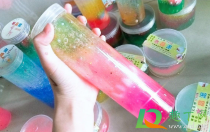 水晶泥干在床单上怎么弄掉(水晶泥粘在床单上用什么东西能洗掉) 水晶泥干在床单上怎么弄掉(水晶泥粘在床单上用什么东西能洗掉)