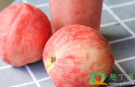 桃子变褐色还能吃吗(桃子削皮后是褐色能吃吗)