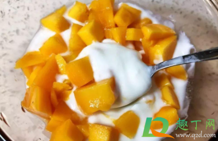 酸奶冷冻会变成冰淇淋吗(冰淇淋酸奶可以冻成冰淇淋吗) 酸奶冷冻会变成冰淇淋吗(冰淇淋酸奶可以冻成冰淇淋吗)