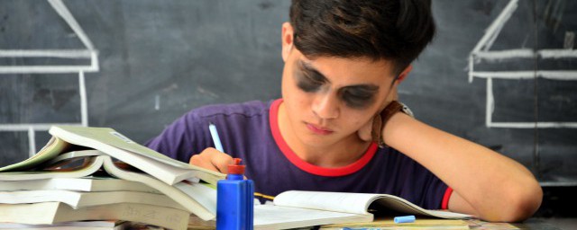 湘潭大学绩点算法如下(湘潭大学绩点换算标准)