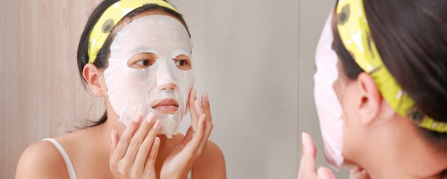 敷完面膜马上就要洗脸吗(面膜敷了要马上洗脸吗)