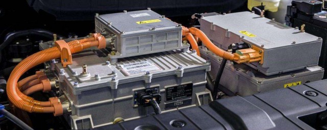 小车电瓶可以用几年?(小型汽车电瓶能用几年)