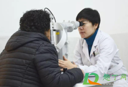 飞蚊症用眼药水能治好吗(飞蚊症用啥眼药水治好)