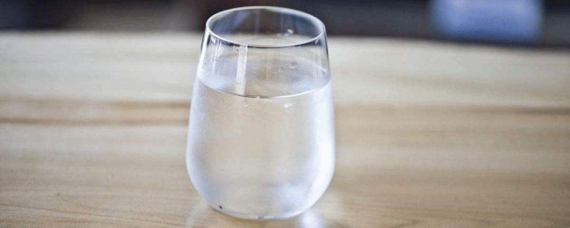 淡盐水漱口的好处(食盐水漱口的好处)