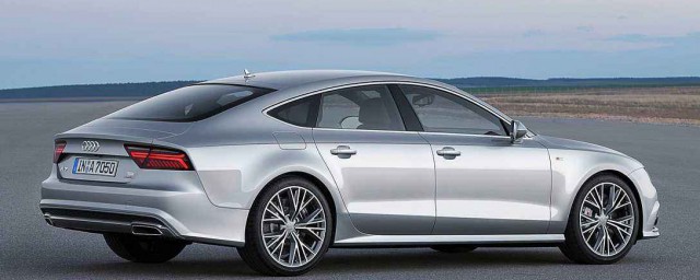 奥迪2015款a4l油箱容量是多少？(奥迪a4l2015款油箱多大)