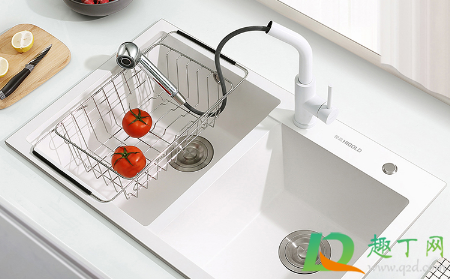 厨房换水槽麻烦吗(家里橱柜的水槽可以换吗)