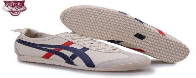 什么鞋子配大裤子(宽大的裤子配什么鞋子)