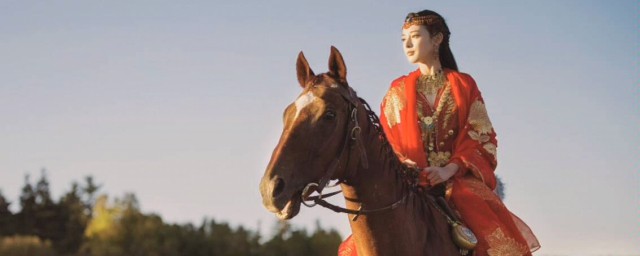 可以看看宫廷感情纠葛戏(宫廷剧片段)