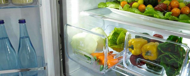 冰箱搬运后要放置多久才能通电呢(冰箱搬运后需要多久才能通电)