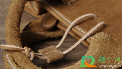 翻毛皮包怎么清洗表面(翻毛皮的包怎么打理)