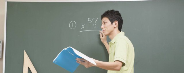 教师应该怎么做(青年教师应该怎么做)