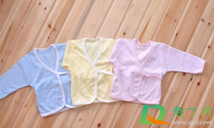 婴儿衣服有奶渍如何处理(婴幼儿衣服上的奶渍怎么去除)