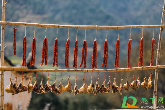 灌香肠用十三香还是五香粉(灌香肠五香粉哪五香)