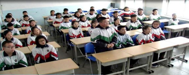 初二学生如何写自我陈述怎(自我陈述怎么写初一)