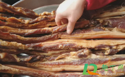 锅里炒热盐做腊肉能吃吗(腌腊肉的盐要炒热吗) 锅里炒热盐做腊肉能吃吗(腌腊肉的盐要炒热吗)