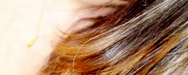 头发变卷曲的原因是什么(头发慢慢变卷是什么原因)