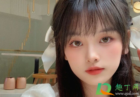 染发剂弄到头皮上有伤害吗(染发弄到头皮上的危害)