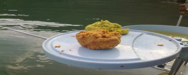 如何弄鱼饵(钓鱼怎么自己做鱼饵)