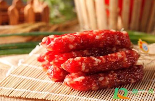 为什么香肠一切就碎(香肠为什么会裂开)