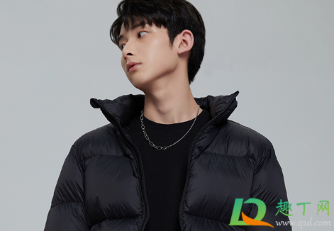 白鸭绒羽绒服可以用洗衣机洗吗(白鸭绒羽绒服可以机洗么)