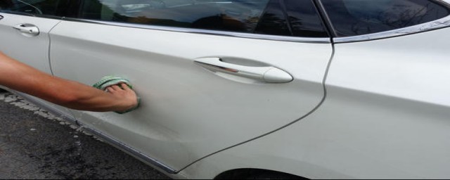 怎么去除车漆上的水渍(车漆水渍怎么处理)