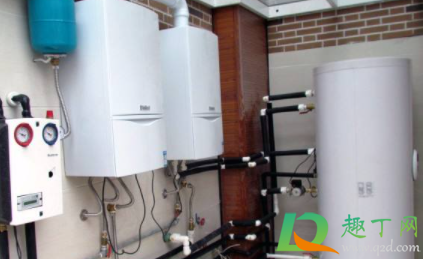 壁挂炉取暖是用电还是用气(冬天用壁挂炉取暖和用电取暖哪个)