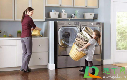 烘干机烘毛衣会缩小吗(毛衣用烘干机烘干会缩水吗)