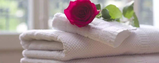 油腻毛巾的清洗方法(怎样清洗油毛巾)