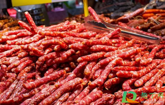 香肠做好后要马上晾还是放盆里一晚上(香肠做完一定要晾干吗)