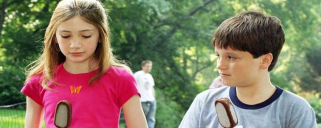 孩子情窦初开家长应该怎么办(小女孩情窦初开怎么引导)