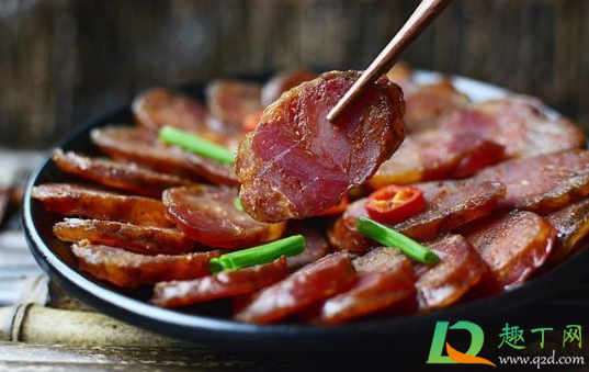 灌香肠用猪肠衣好还是羊肠衣好(灌香肠用什么肠衣比较好) 灌香肠用猪肠衣好还是羊肠衣好(灌香肠用什么肠衣比较好)