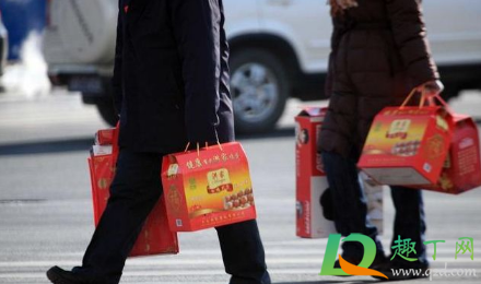 2021元旦走亲戚拿什么礼物(2021年春节期间可以走亲戚吗)