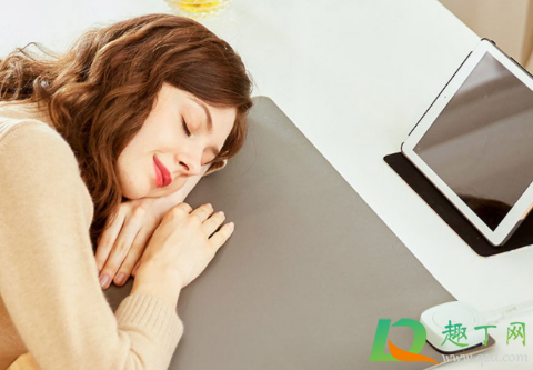 桌面加热垫会烧起来吗(桌面加热垫不热了)