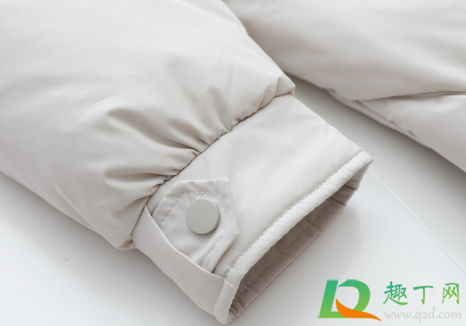 白鸭绒羽绒服会不会跑毛(羽绒服都会跑毛吗?)