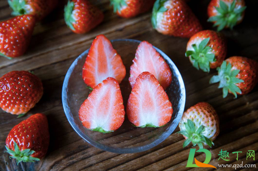 草莓不红放放能红吗(草莓能放红嘛)