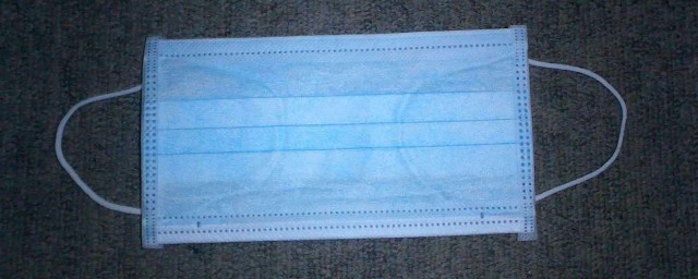 正确使用口罩的方法(正确使用口罩的方法简单)