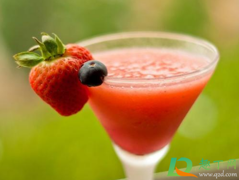 ​草莓汁用什么能洗下来