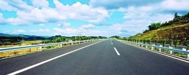 机动车掉头转弯下陡坡要求速度(机动车掉头下坡转弯最高速度)